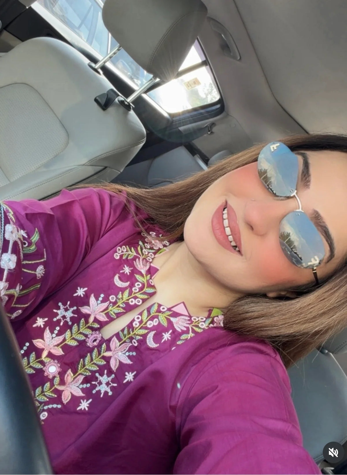 Rang-E-Malka Premium Farsi Set
