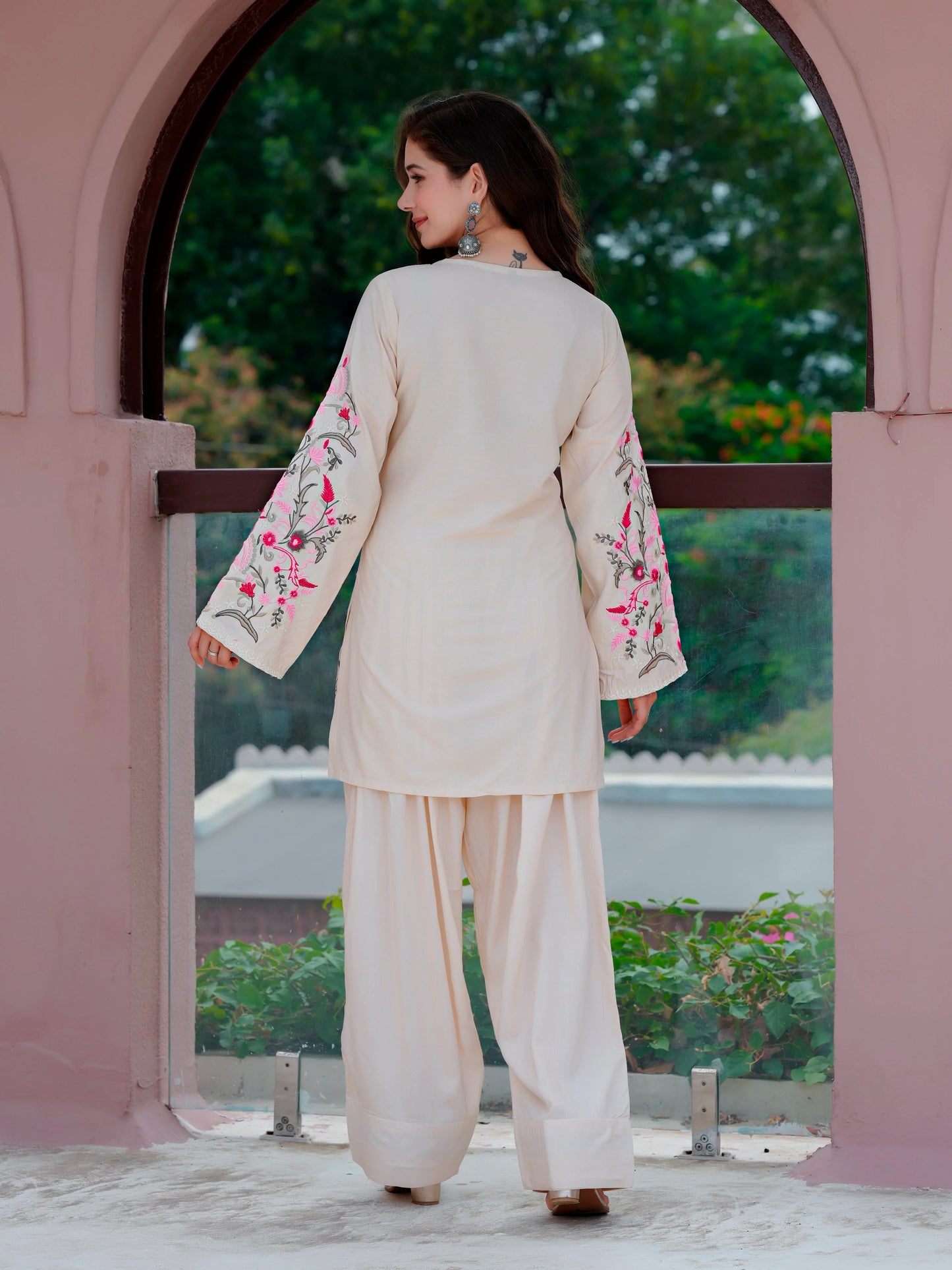 Lahriya Suit Set