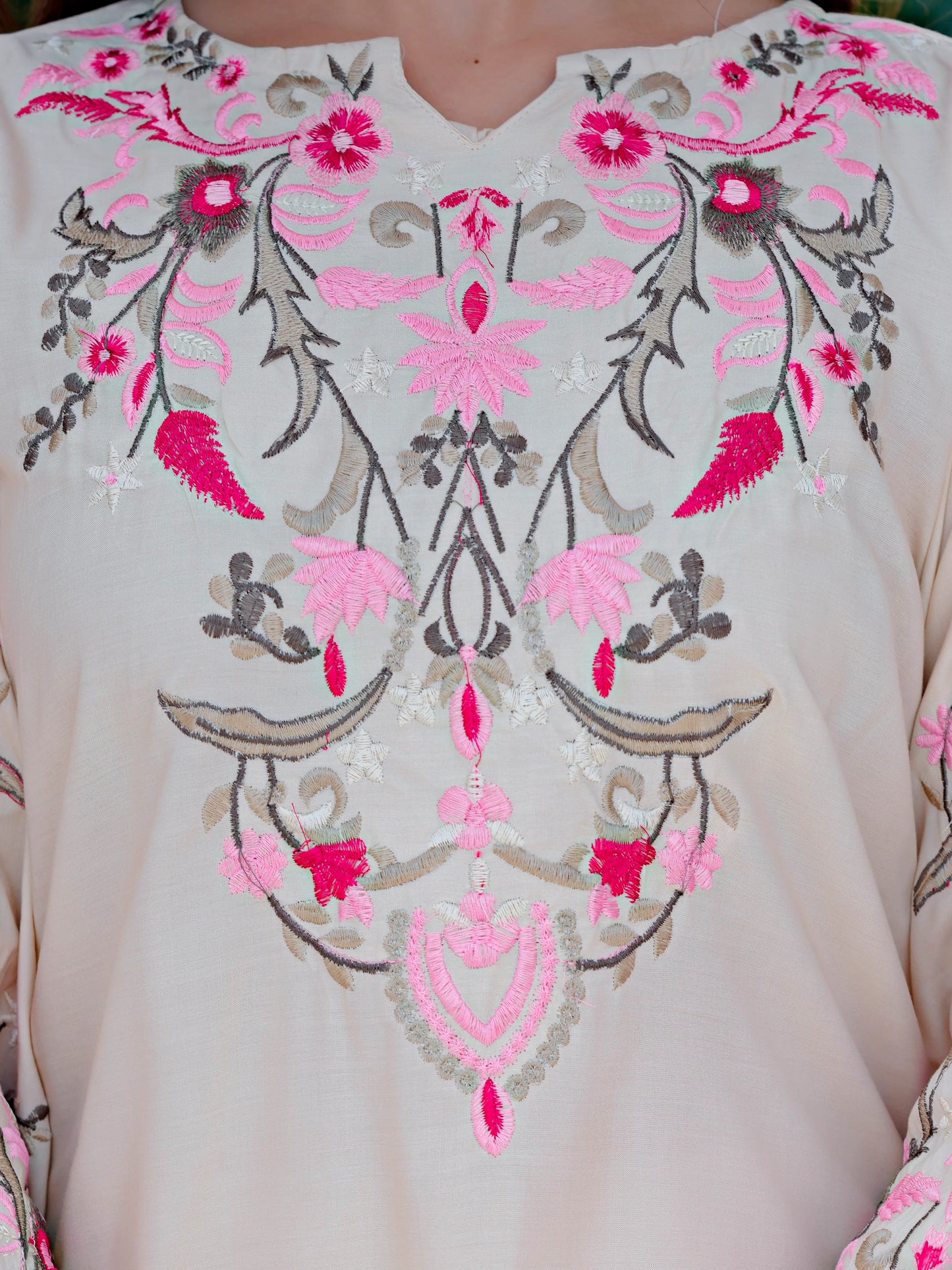 Lahriya Suit Set